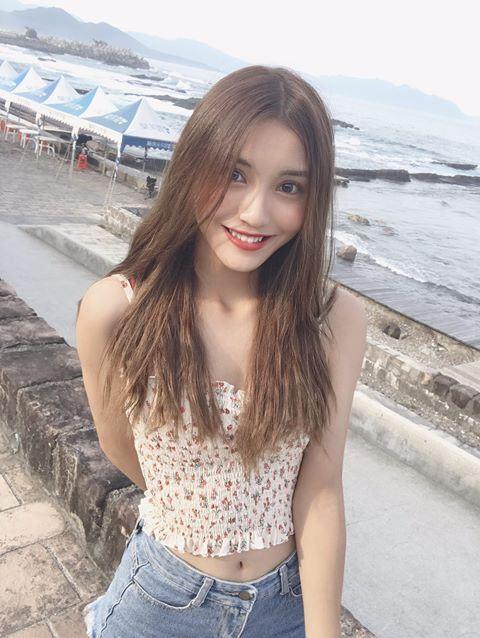 小昆凌机场等人 上班族大叔靠近搭讪一开口吓到她 昆凌 艾莉莎 周杰伦