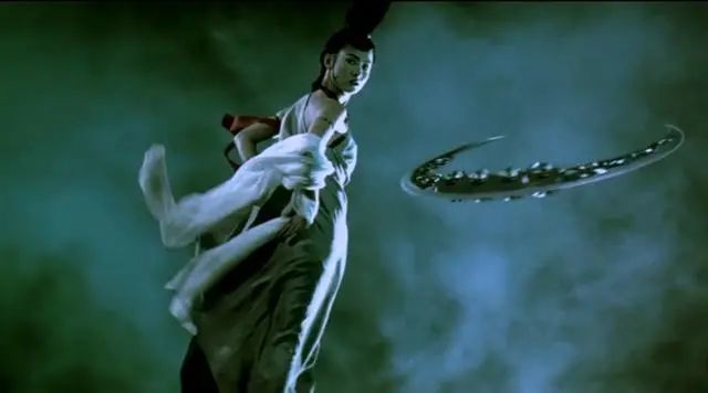 掌门孤月大师修行多年,却貌似少女,她与徒弟玄天宗名为师徒,却互生