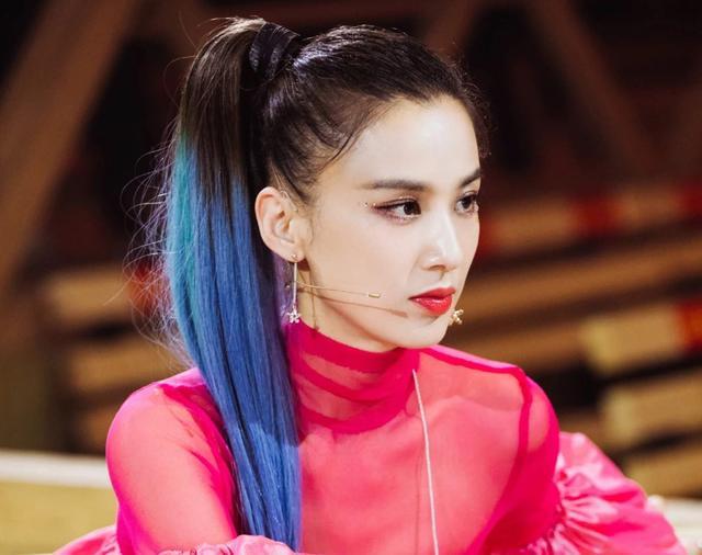 黄圣依|娱乐圈考古：黄圣依金莎20年前并肩上海选秀，以冠亚军身份出道