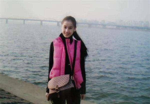 黄圣依|娱乐圈考古：黄圣依金莎20年前并肩上海选秀，以冠亚军身份出道