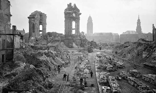 一战后欧洲废墟随着德国工业的日益发展,德国人的民族自豪感也开始