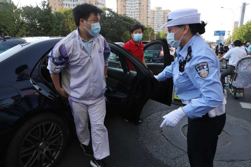 考生|全市备用考点启动，如有考生发热将由民警护送转移