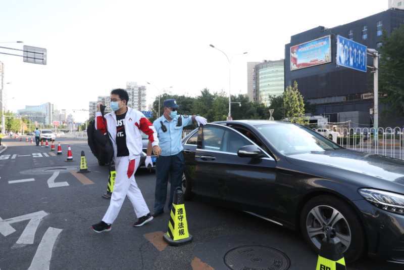 考生|全市备用考点启动，如有考生发热将由民警护送转移