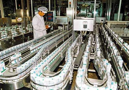 利乐在华投7亿建厂,中国乳企被他人割韭菜,巨头背后的巨头