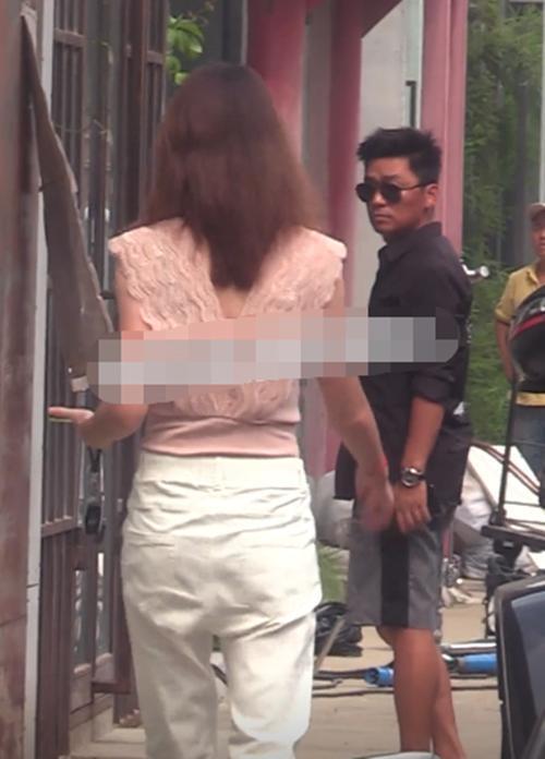 王宝强|王宝强与女友冯清合体现身工作室再被拍，开车带冯清回家超恩爱