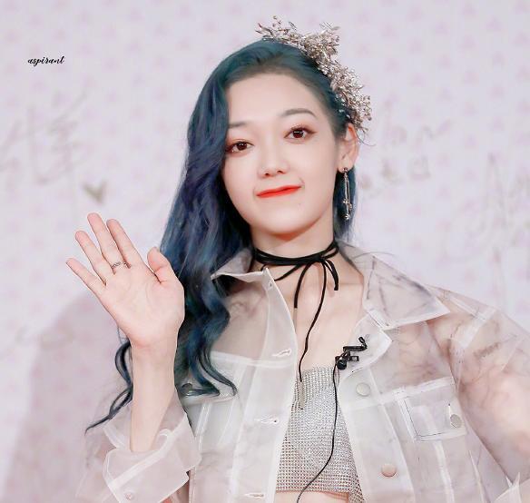 硬糖少女各成员应援色c位是颗粒蓝张艺凡是丁香紫她的最特别