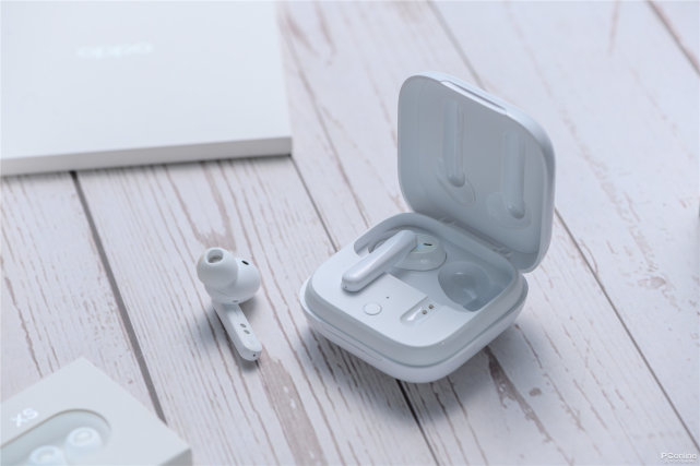 在oppo reno4发布会上,一款oppo打造的tws降噪耳机也一起亮相了,就是