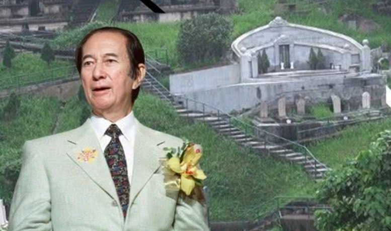 何鸿燊|赌王灵堂布置现场首曝光，大量鲜花和生前照片搬入，两层留空迎接宾客