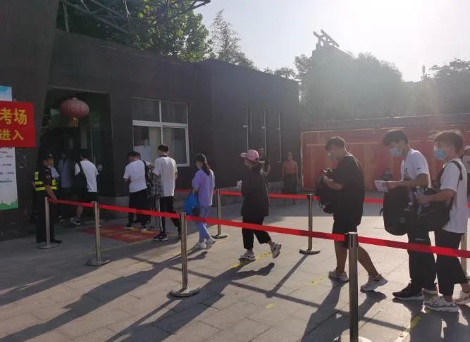 河南2020高考英语排名_河南省2020高考统计:600分连40000名都排不上,可以冲下(2)