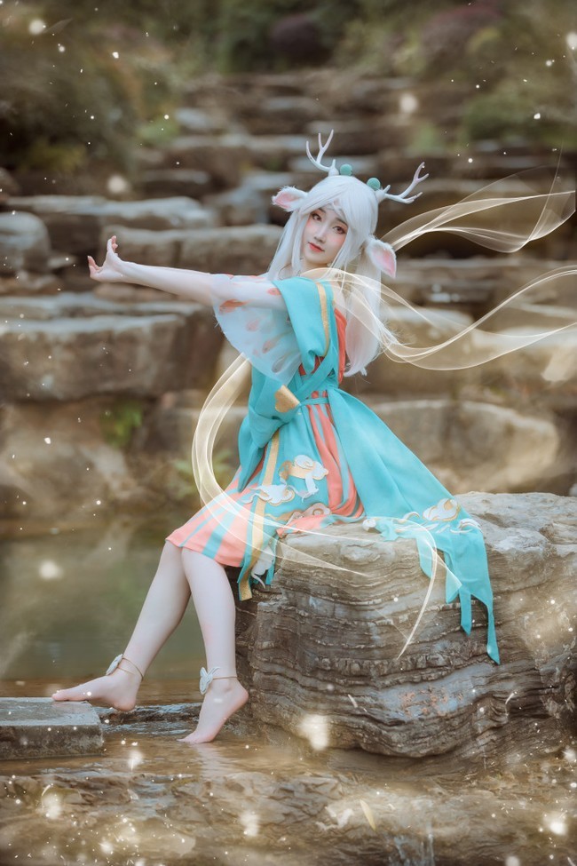 《王者荣耀》瑶妹遇见鹿神cosplay,神在白天做梦,太阳从西边升起