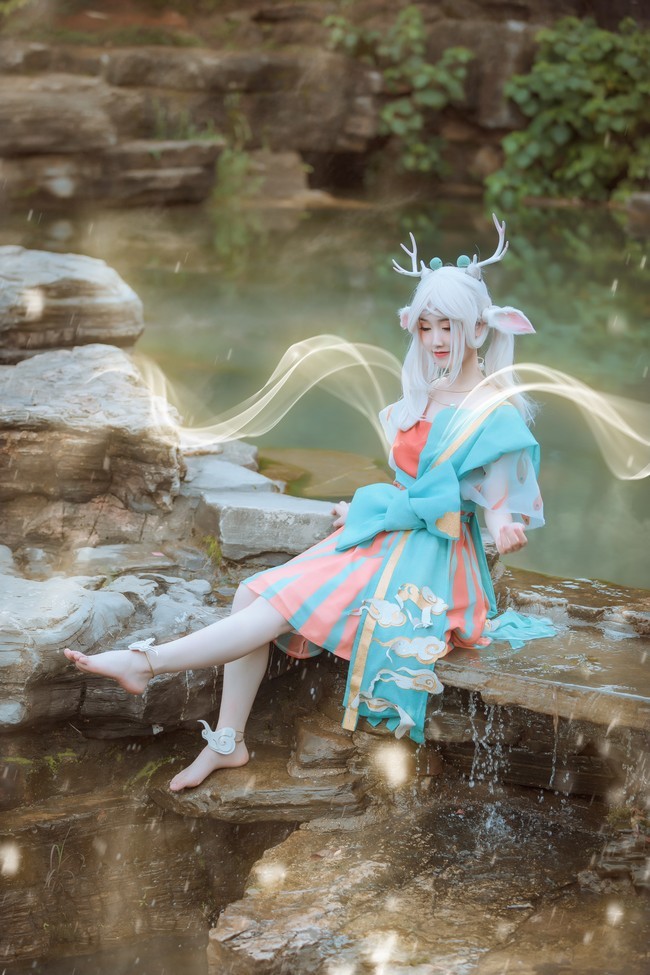 《王者荣耀》瑶妹遇见鹿神cosplay,神在白天做梦,太阳从西边升起