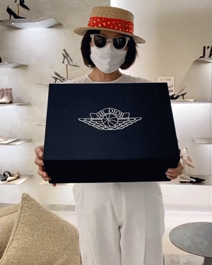 17 位明星晒了同一双!最狠的居然是他