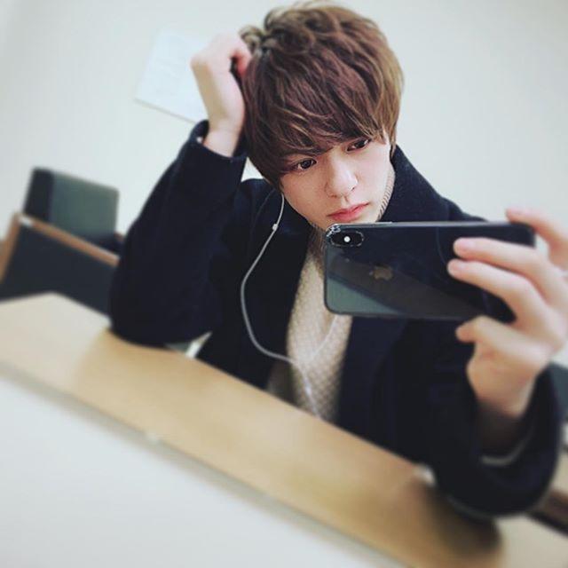 假面骑士燃烧生命大尊师天才无敌玩家奥野壮差点认不出来了