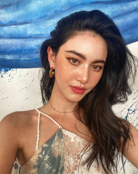 泰国女星maidavika好身材实力抢镜气质卓然惹人爱