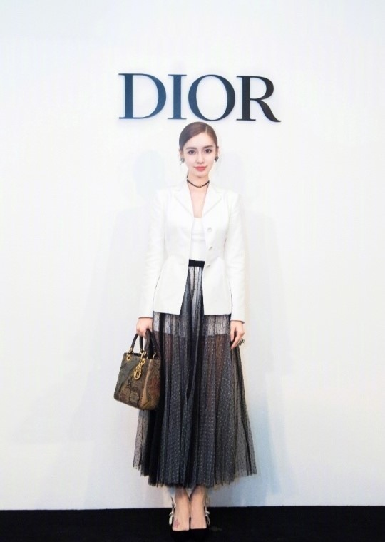 angelababy代言迪奥杨颖完美展现贵妇气质谁看了能不爱