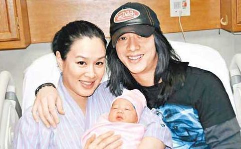 钟丽缇|闺话丨出道30年，经历三段婚姻，50岁的钟丽缇，为什么依然少女？