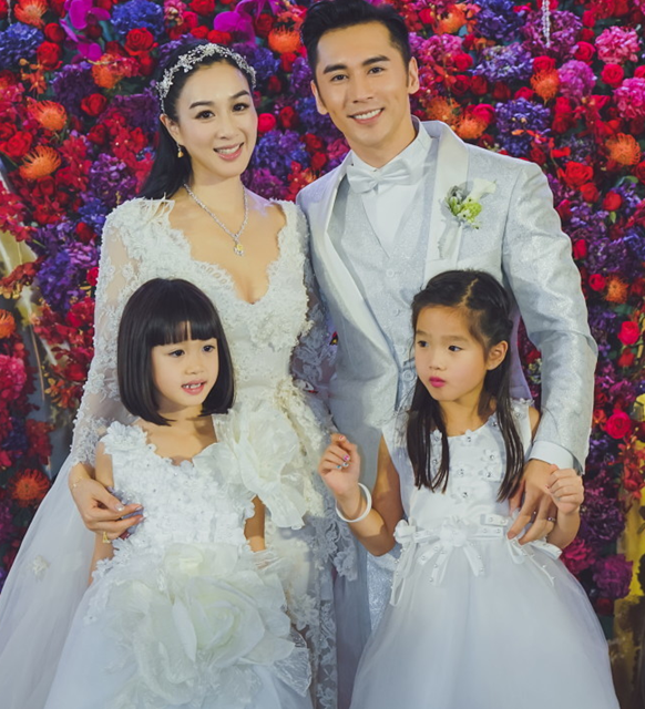 钟丽缇|闺话丨出道30年，经历三段婚姻，50岁的钟丽缇，为什么依然少女？