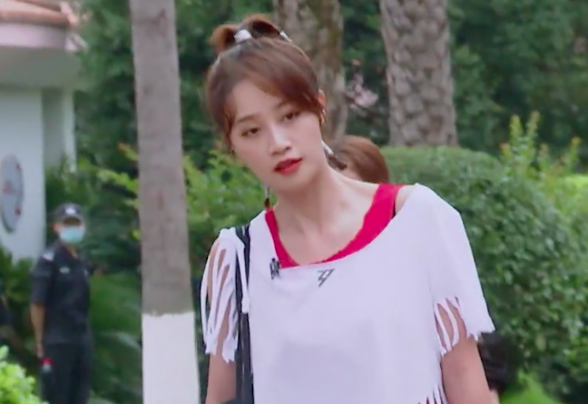 蓝盈莹|蓝盈莹热搜翻车，偷换概念模糊重点：有野心和有心机是两码事