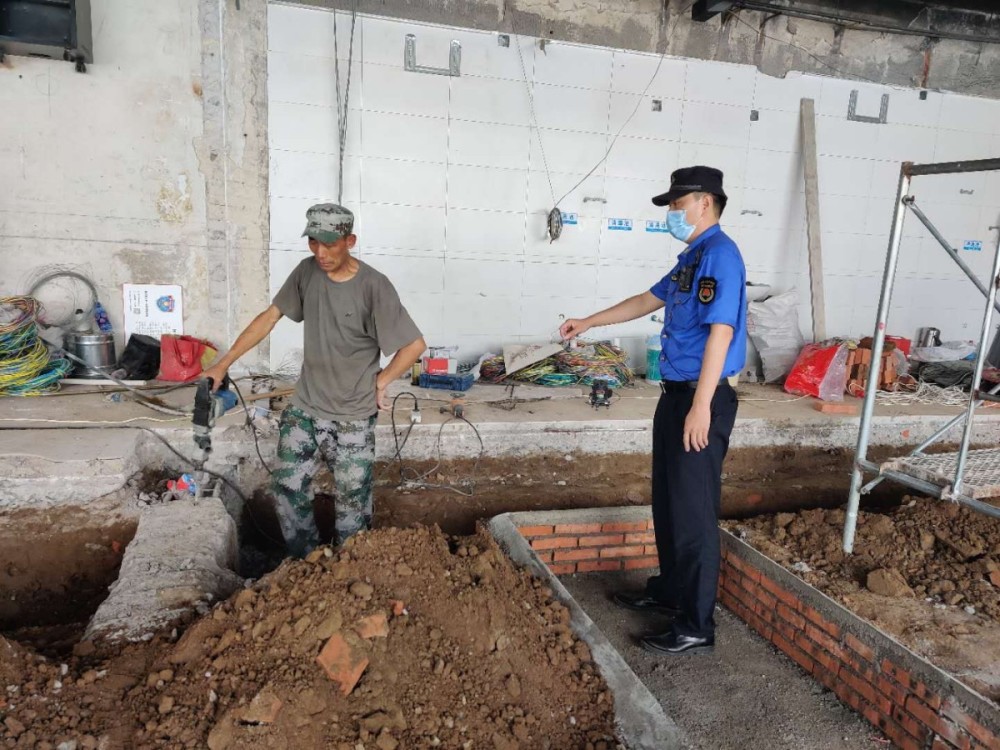 行政执法|高考首日遇施工噪音，鲁谷街道综合行政执法队及时制止