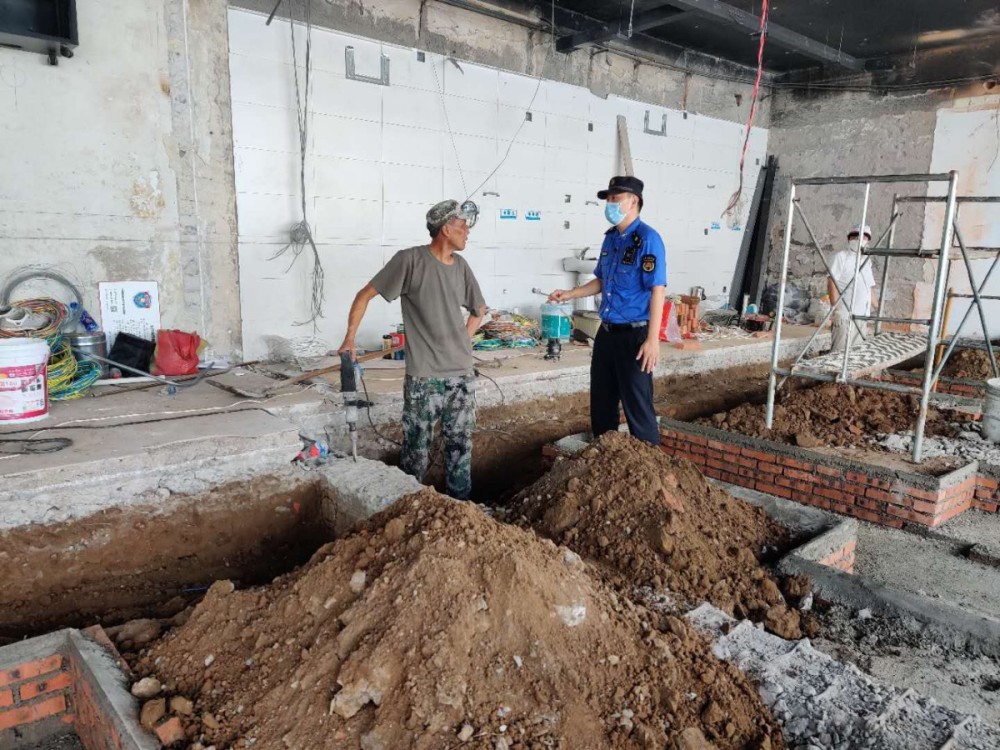 行政执法|高考首日遇施工噪音，鲁谷街道综合行政执法队及时制止