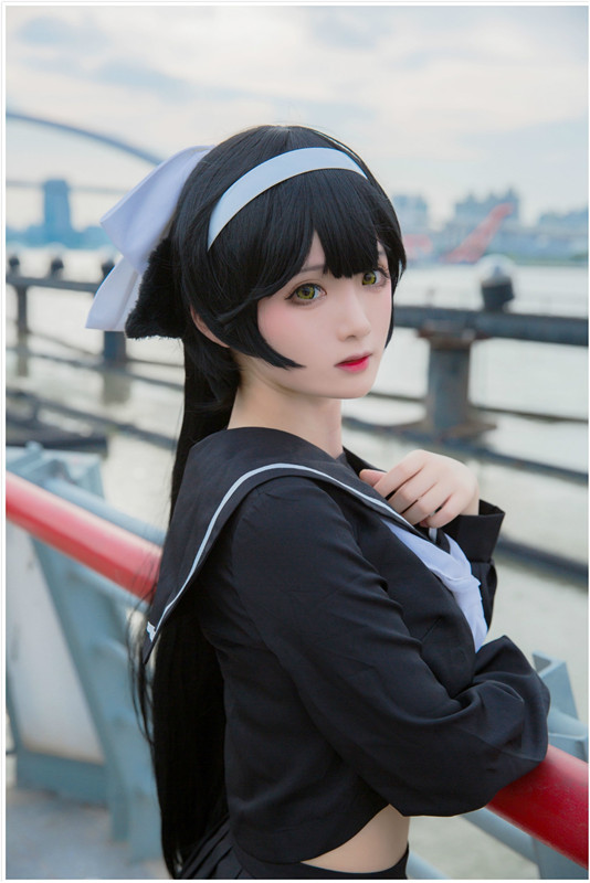 fgo爱宕绝美cos:jk小萝莉,嘴叼发带半跪地_腾讯新闻