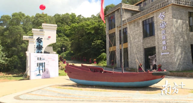 7月6日上午,海陵区南村村委会谷寮村醒狮舞动,一派喜庆,经过三年多