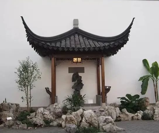 赏石|赏石具有美学上 “超现实”艺术品的位阶