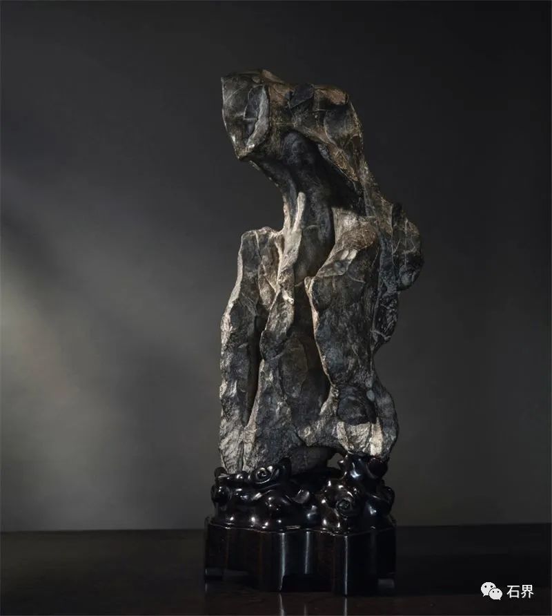 赏石|赏石具有美学上 “超现实”艺术品的位阶