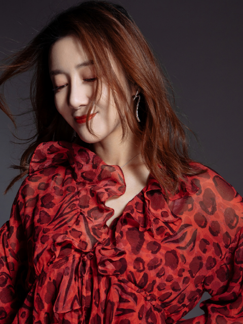 说起李晓依这个名字,可能大家会有一些陌生,但是当你看过她的照片,你