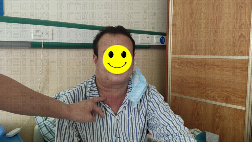 38岁的吴先生,因为脖子右侧出现肿块,逐渐增大,到医院检查发现鼻咽癌