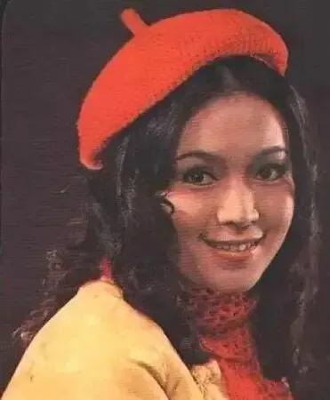 林月云|侯佩岑母亲林月云的上位史