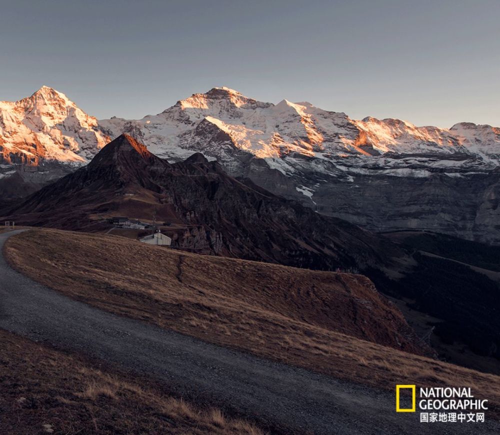 阿尔卑斯山脉|阿尔卑斯山“流血”了？