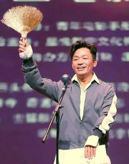 肖战|肖战包揽金扫帚“最令人失望男演员”奖