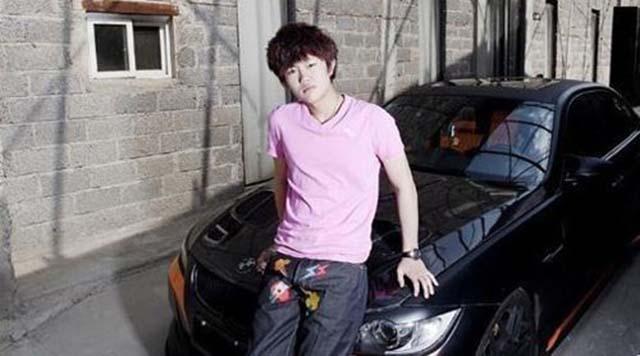 李天一|李天一书法现身艺展，网友：写得太棒了，怪就怪父母过于溺爱了