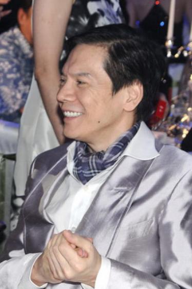 1996年白小航在北京打向华强两巴掌向华强回香港他却离奇死亡