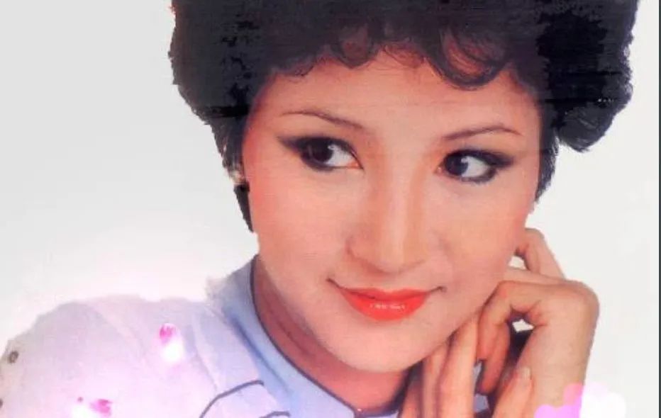 狄波拉|狄波拉有多美？嫁给顶流谢贤，跟赌王有一段情被传诞下私生子？