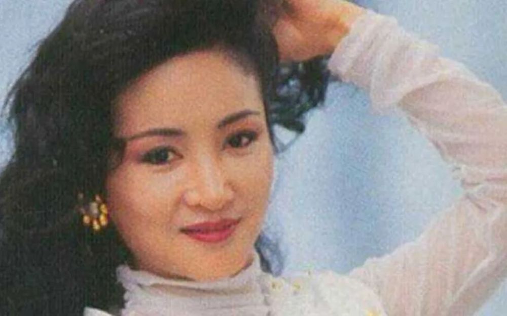 狄波拉|狄波拉有多美？嫁给顶流谢贤，跟赌王有一段情被传诞下私生子？