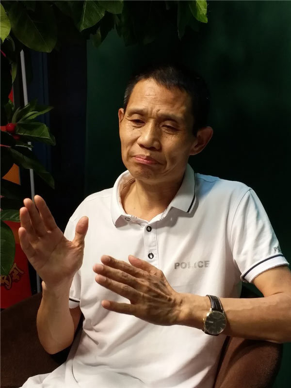 李学政直播首秀精彩讲述"小人物 大格局"