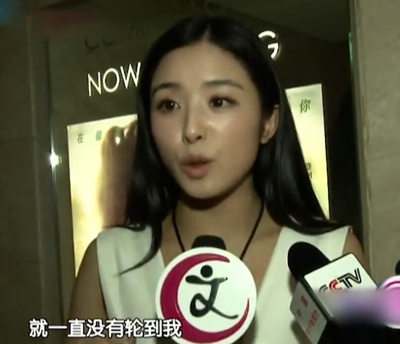 刘德华|颁奖典礼上被冷落 天王刘德华带其上头条 张含韵：特别感谢刘爸爸