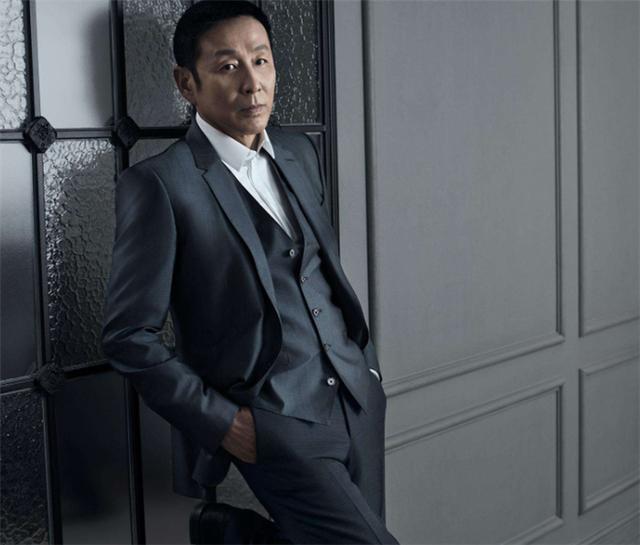 适合演有钱人的4位演员陈道明还行而他是真的有钱