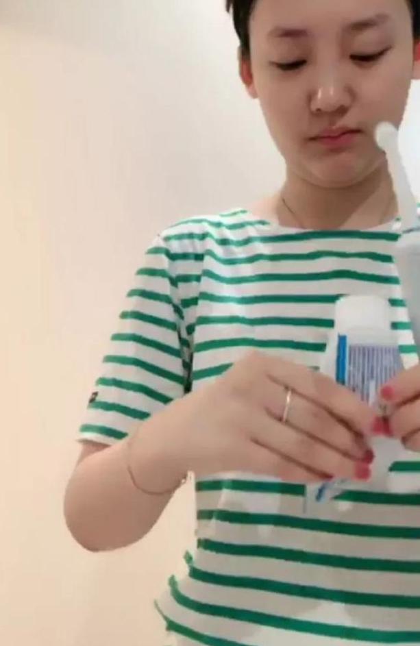 张雨婷|张雨婷不简单！网友都被她骗了，真实颜值是国字脸，还曾做过外围