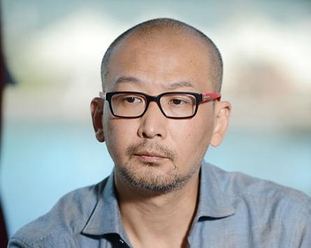 管虎|2004年，导演管虎与马伊琍分手，转头便与马伊琍的闺蜜梁静结了婚