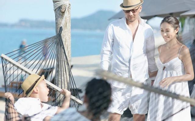 管虎|2004年，导演管虎与马伊琍分手，转头便与马伊琍的闺蜜梁静结了婚