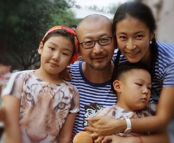 管虎|2004年，导演管虎与马伊琍分手，转头便与马伊琍的闺蜜梁静结了婚