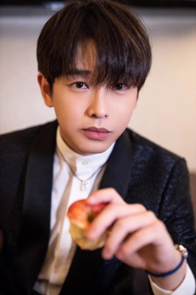 朱一龙|“饭饭快报”朱一龙近期、赵丽颖造型、任嘉伦交友、彭昱畅进组