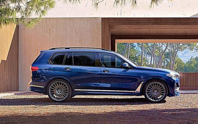 alpina改装的宝马x7,4.4升v8 530马力,4.2秒破百