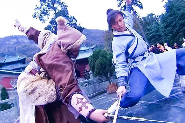 丐帮|倚天屠龙记：八臂神剑方东白，是丐帮的“遮羞布”