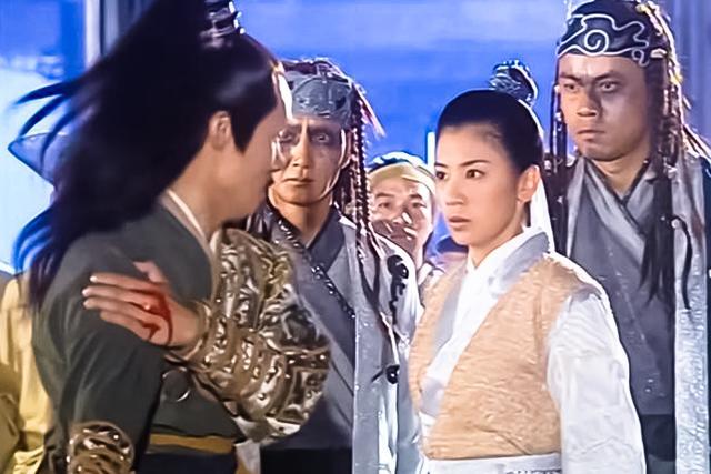 丐帮|倚天屠龙记：八臂神剑方东白，是丐帮的“遮羞布”