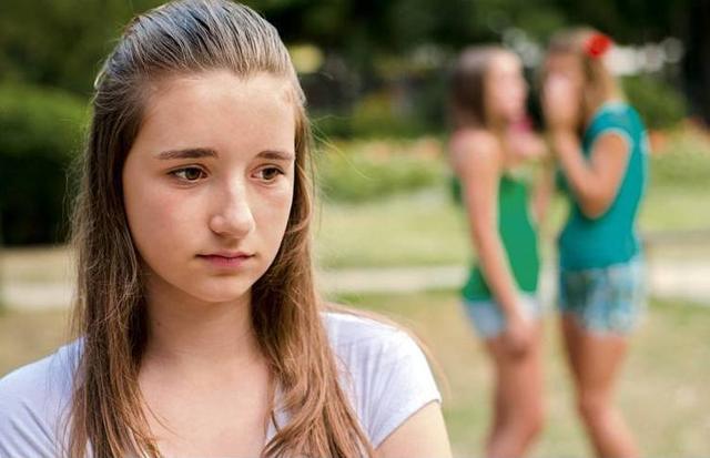 女孩因自己的名字自卑多年亮出身份证后民警都忍不住笑了