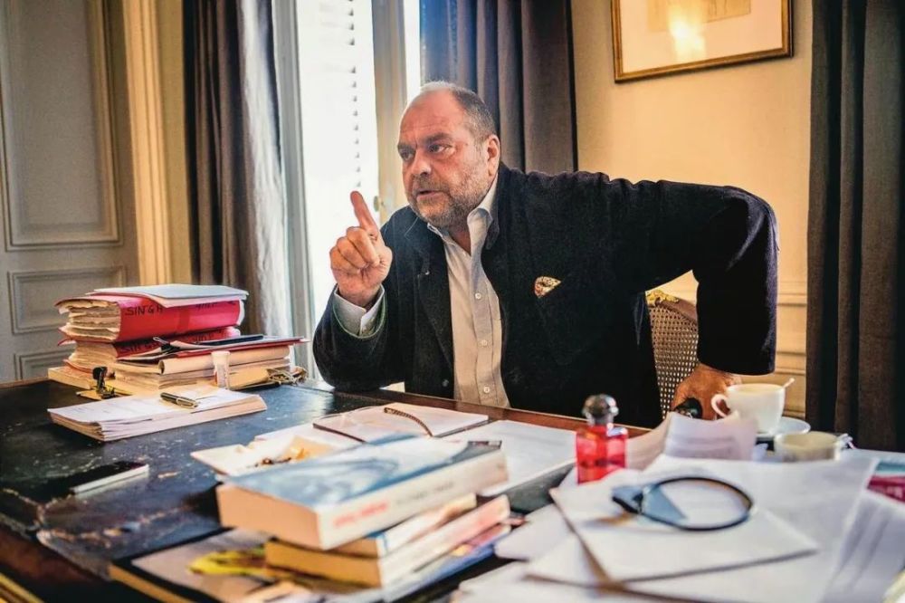 帮恐怖分子辩护的金牌律师怎么就成司法部长了魔幻